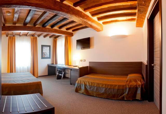 Locanda Sant'Ambrogio Rivalta  Kültér fotó