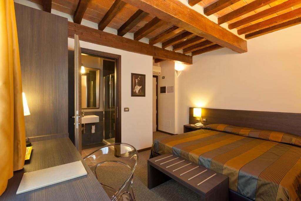 Locanda Sant'Ambrogio Rivalta  Szoba fotó