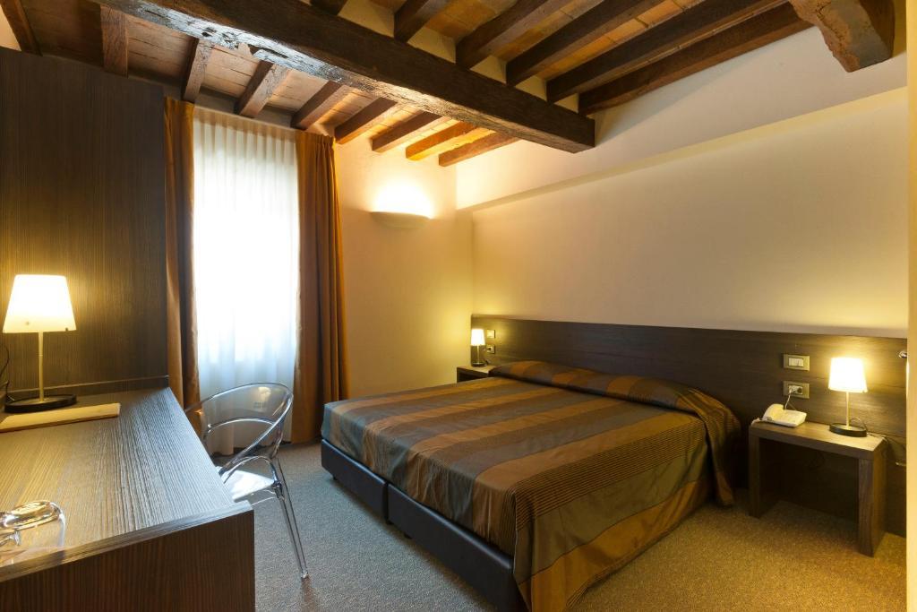 Locanda Sant'Ambrogio Rivalta  Szoba fotó