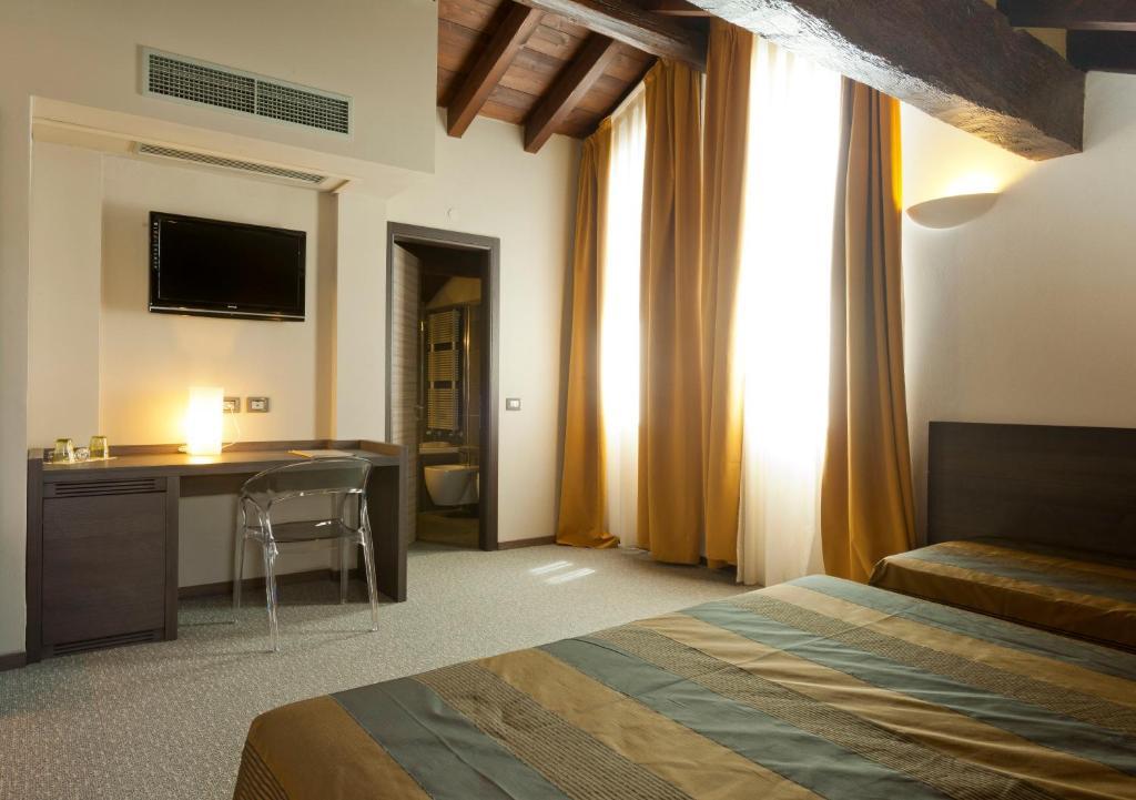 Locanda Sant'Ambrogio Rivalta  Szoba fotó